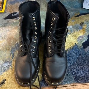 dr martens vegan 1460 black boots.